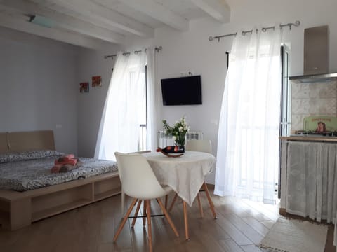 TV and multimedia, Dining area