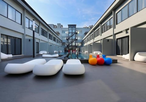 Swimming pool