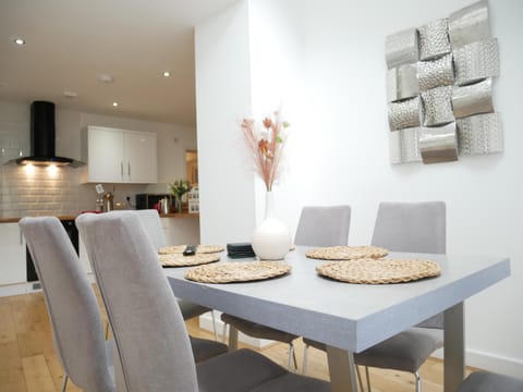 The Birketts Inn, 4 - Bed, Sleeps 8, Pets Welcome House in England