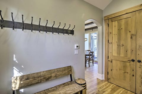 All-Season Cordillera Home with Golf View and Hot Tub! House in Edwards