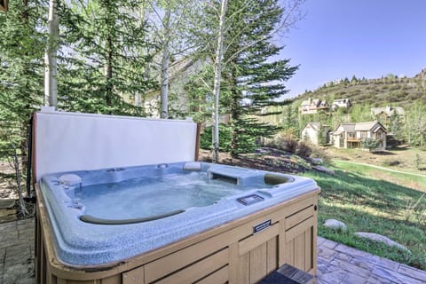 All-Season Cordillera Home with Golf View and Hot Tub! House in Edwards