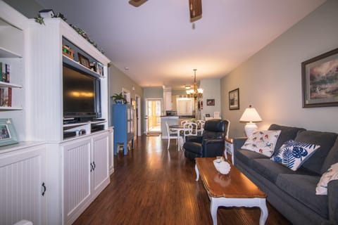 335 Palmetto Walk - Locke Nest III House in Edisto Beach