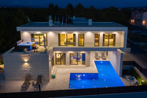 Property building, Pool view, Swimming pool