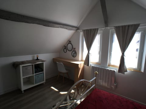 Chartres Coeur de Ville, beau 2 pièces chaleureux et lumineux,Parking et Wifi ! Apartment in Chartres