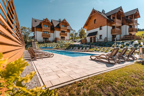 Property building, Facade/entrance, Spring, Day, Garden, Garden view, Pool view, Swimming pool, Swimming pool, sunbed