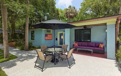 Patio, Facade/entrance