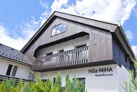 Hiša MIHA Stunning Spacious House & Apartment Podkoren Kranjska Gora Apartment in Friuli-Venezia Giulia