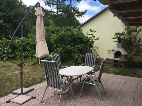 BBQ facilities, Garden, Balcony/Terrace