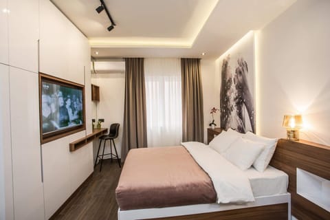 Bed, TV and multimedia