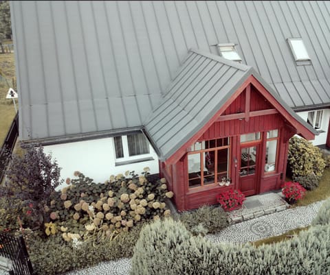 Property building, Day, Garden, Garden view