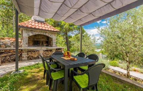 BBQ facilities, Seating area, Area and facilities