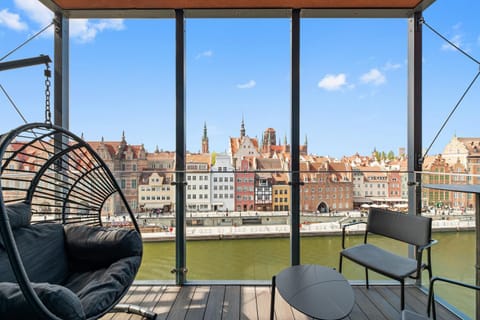 Balcony/Terrace, City view, River view