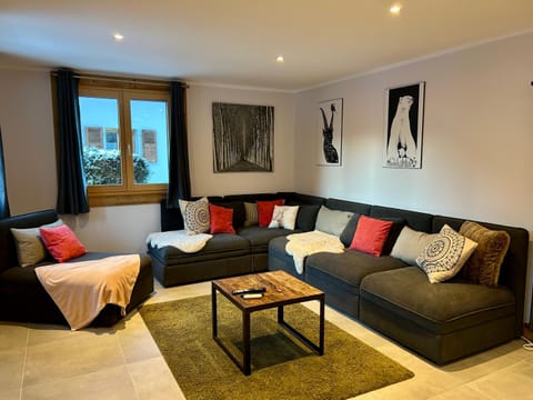 Communal lounge/ TV room, TV and multimedia, Living room