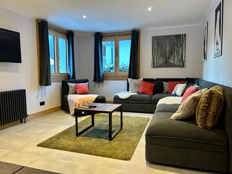 4 Bedroom, 4 Bathroom, Hot Tub, Chamonix Centre Apartment in Chamonix