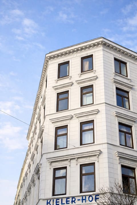 Property building, Location