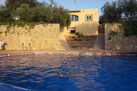 Property building, Swimming pool, Swimming pool