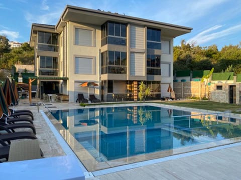 Property building, Swimming pool