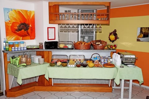 Food and drinks, Food, Buffet breakfast