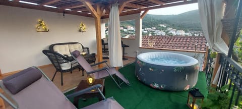 Day, Hot Tub, View (from property/room), Balcony/Terrace, Spa and wellness centre/facilities, Seating area
