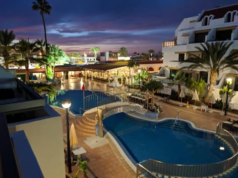 Property building, Restaurant/places to eat, Night, Swimming pool