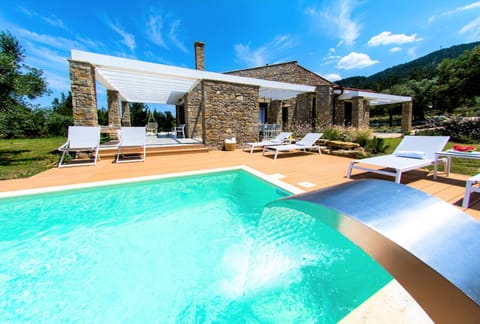 Property building, Swimming pool, Swimming pool