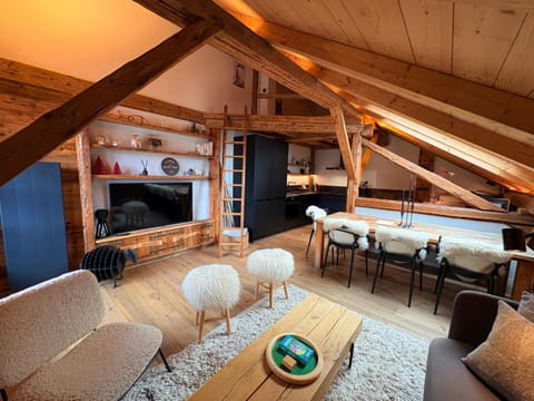 TV and multimedia, Kitchen or kitchenette, Living room, Dining area