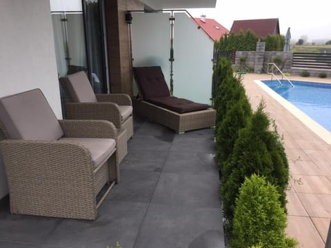 Balcony/Terrace, Pool view