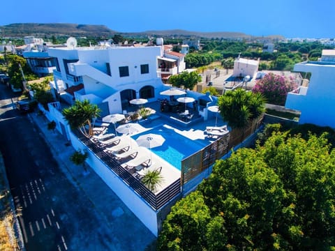 Bird's eye view, Pool view