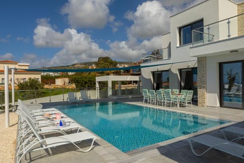 Property building, Pool view, Swimming pool, Swimming pool