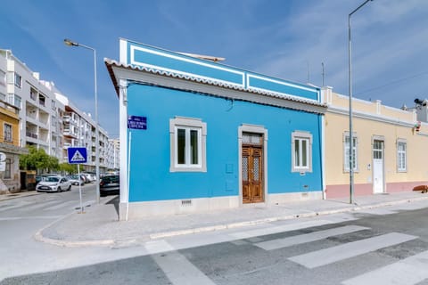 Property building, Facade/entrance, Off site