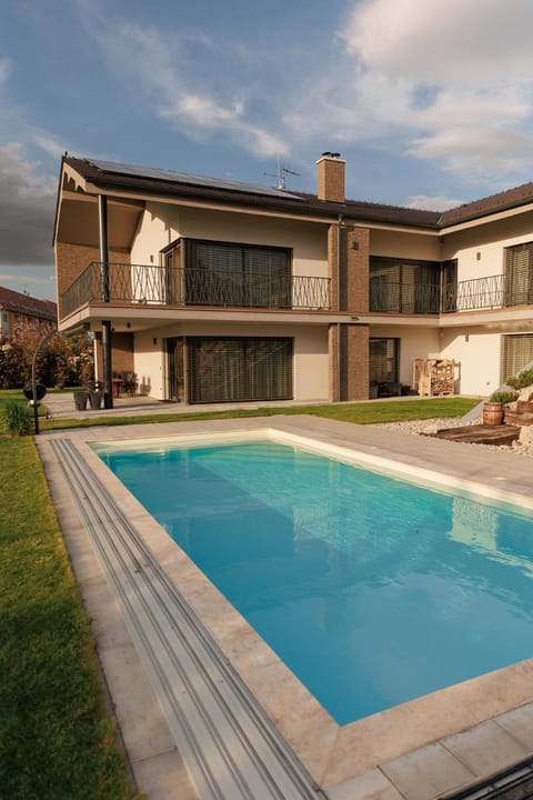 Property building, Swimming pool