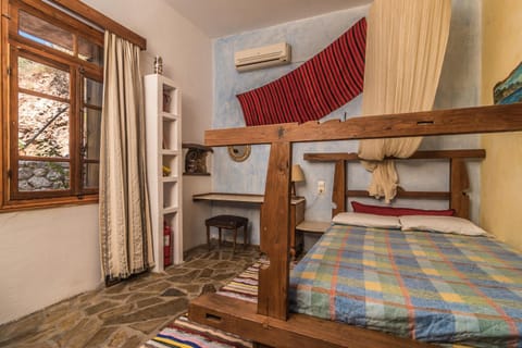 Bed, Bedroom, Mountain view