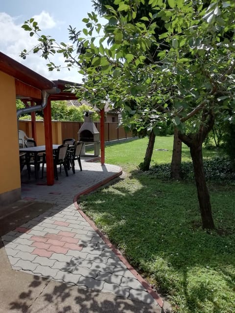 BBQ facilities, Garden, Balcony/Terrace