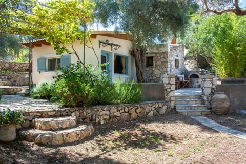 Property building, Day, Garden, Garden view
