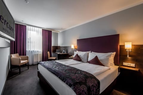 Bed, Coffee/tea facilities, Other, Photo of the whole room, Decorative detail, Bedroom