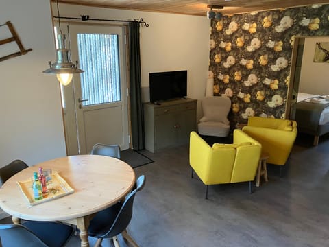 Living room, Photo of the whole room, Seating area