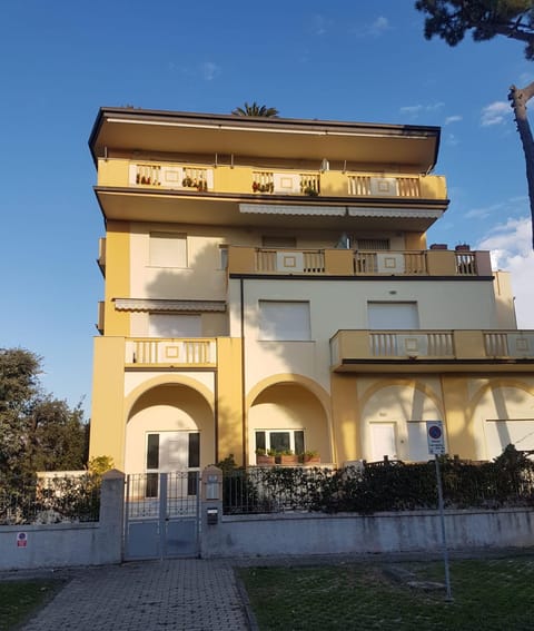 Apartamento Vittoria Marina di Pietrasanta Apartment in Emilia-Romagna