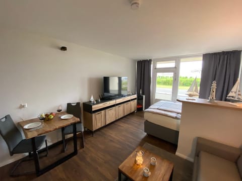 Photo of the whole room, Dining area