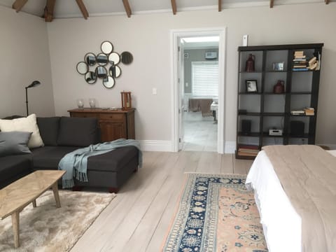 Living room, Photo of the whole room