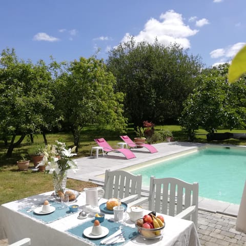 Food and drinks, Garden view, Swimming pool, Swimming pool, Continental breakfast