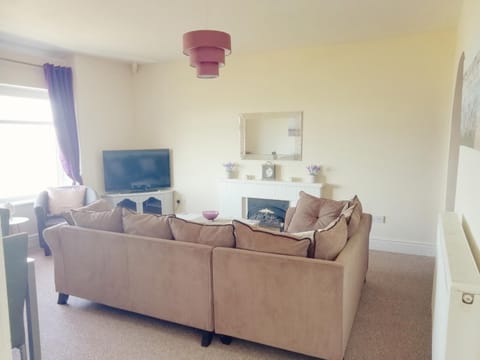 Llys Madoc, The Top Flat Apartment in Wales