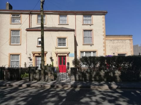 Llys Madoc, The Top Flat Apartment in Wales