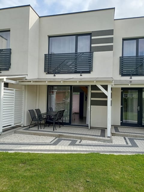 Over Lake-domki,apartamenty Nature lodge in West Pomeranian Voivodeship, Poland