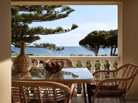 Natural landscape, Balcony/Terrace, Sea view