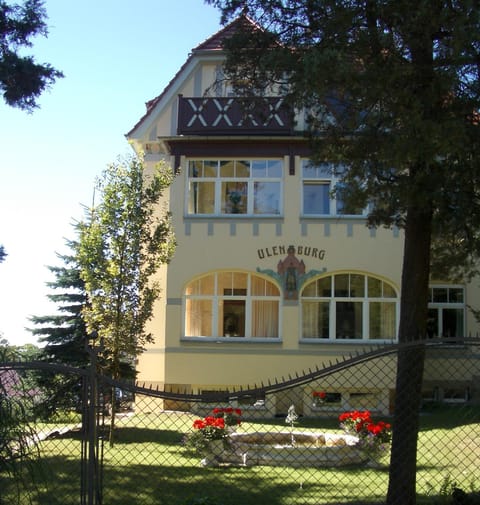 Facade/entrance, Property logo or sign, Garden