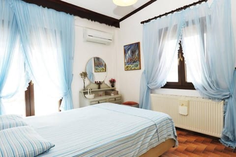 Private home with spacious garden & veranda - Flogita beach Apartment in Halkidiki