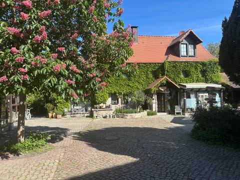 Patio, Inner courtyard view