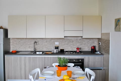 Kitchen or kitchenette, Dining area, Communal kitchen