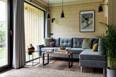 TV and multimedia, Living room, Seating area, Garden view, Mountain view