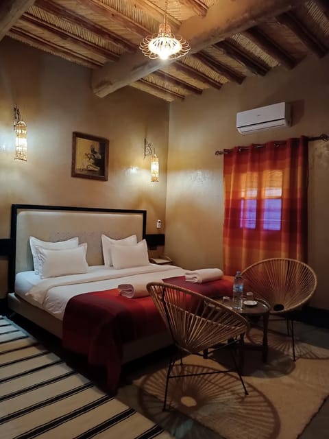 Bed, Seating area, Bedroom, internet, air conditioner, air conditioner